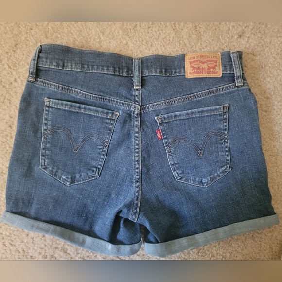 Bundle of four shorts size 4. Levi's, American Eagle,  Express. - Picture 3 of 15